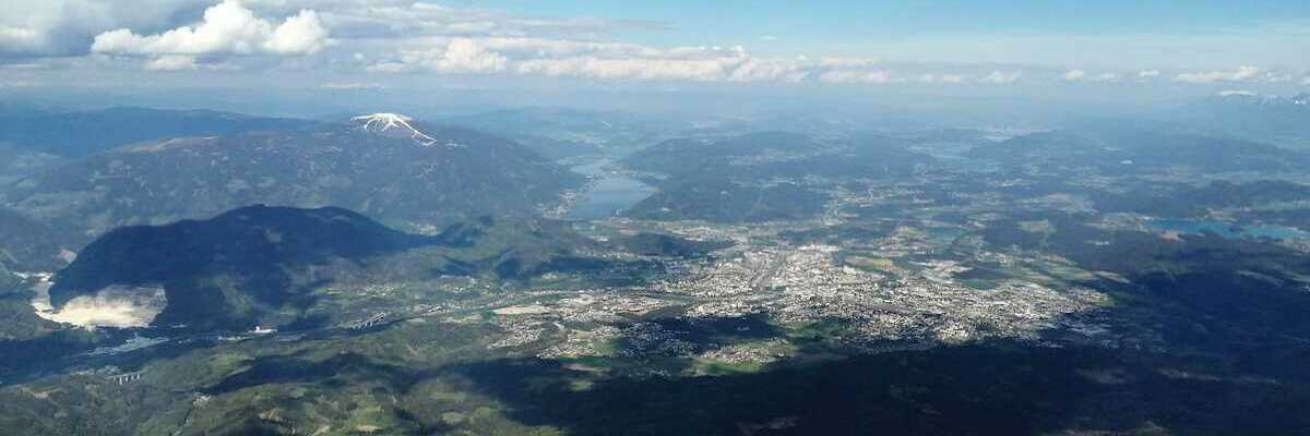 Flugwegposition um 13:49:27: Aufgenommen in der Nähe von Gemeinde Arnoldstein, Arnoldstein, Österreich in 2518 Meter